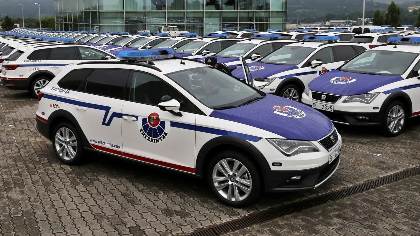 Los coches de policía más comunes por país
