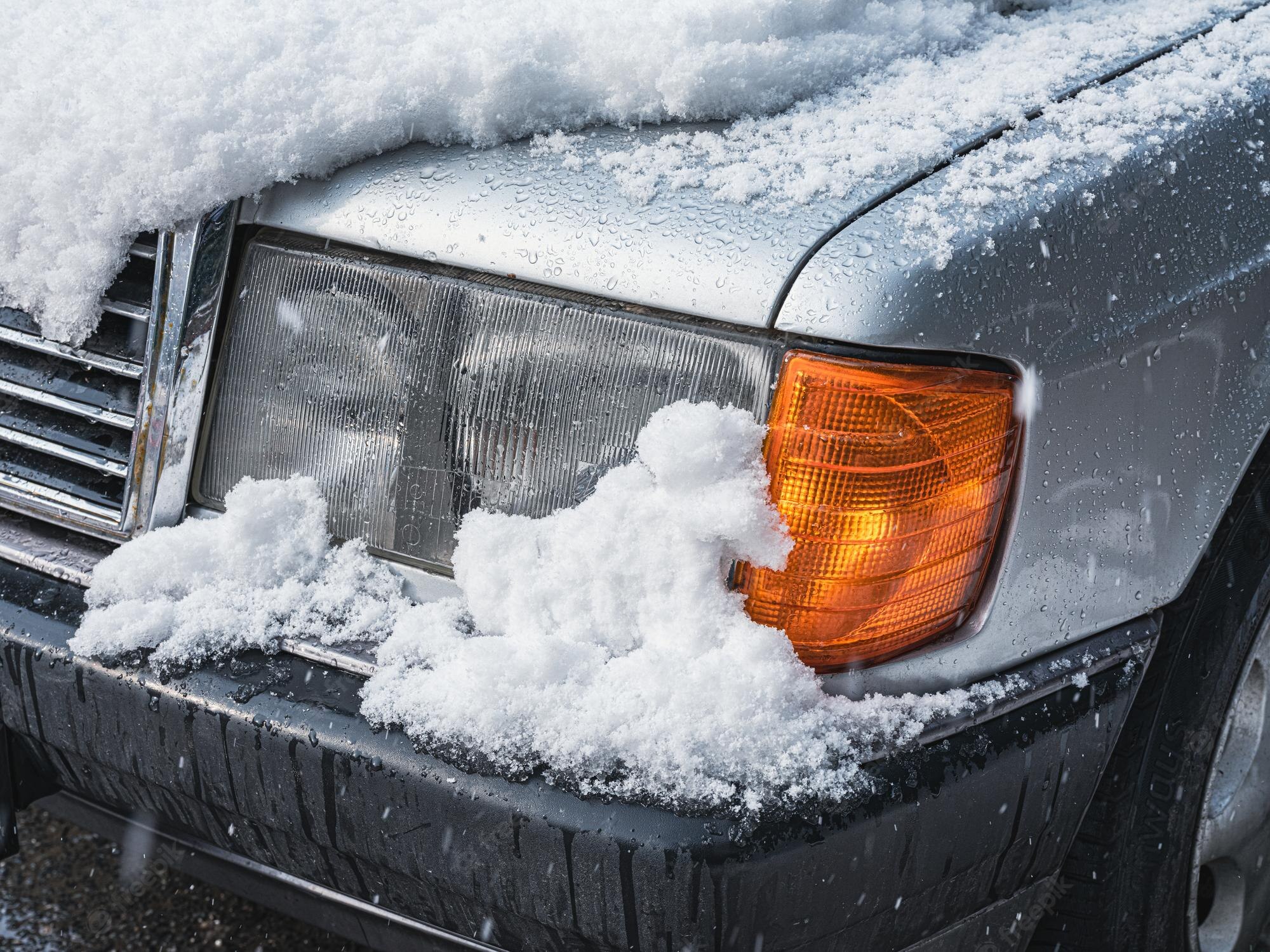 Quitar el hielo del coche, cinco trucos definitivos